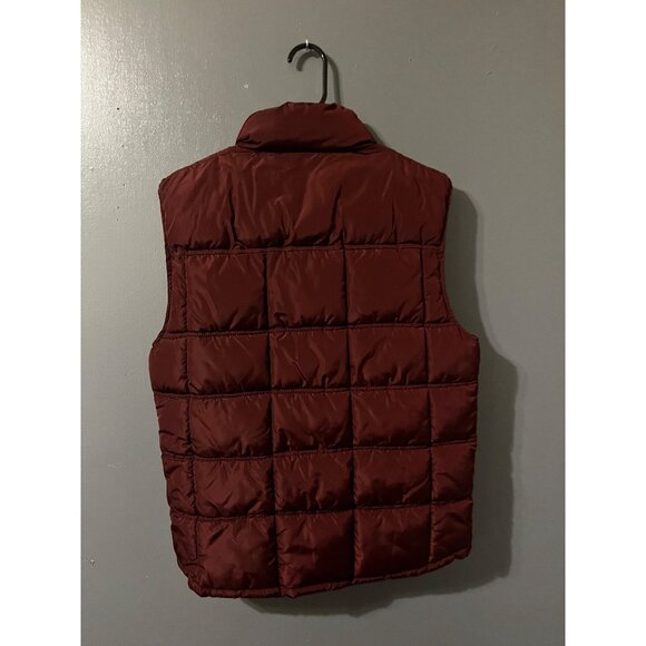 Goodfellow & Co Puffer Vest Burgundy Quilted M Size With Pockets Sleeveless Zipp - Picture 2 of 4